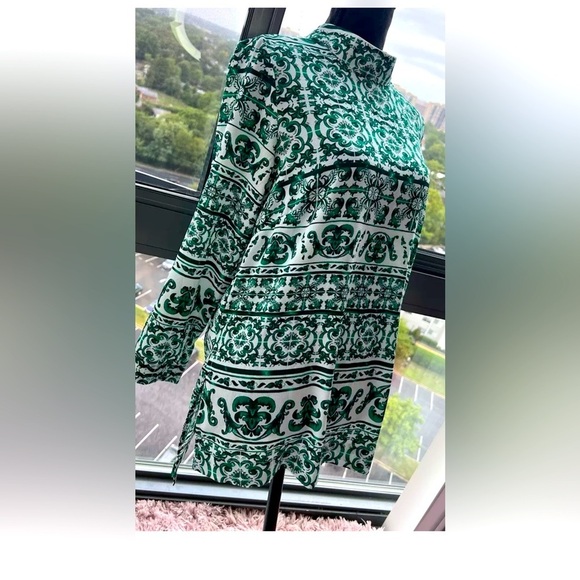 NWOT Geometric design green & white abstract tunic by H&M. Mandarin collar L/S. - Picture 5 of 11